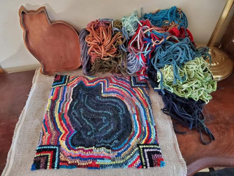Rug Hooking Kit - Scrappy Cat